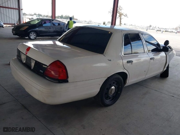 2008 Ford Police Interceptor with VIN 2FAHP71V28X170168, listed as a IAAI auction lot 41569076 with 1 mi miles. Bid and sale history available at carsss.com. Image 4.