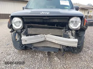 2018 Jeep Renegade Latitude with VIN ZACCJBBBXJPH41286, listed as a IAAI auction lot 41844070 with 161,251 mi miles and . Bid and sale history available at carsss.com. Image 6.