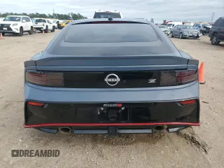 2024 Nissan Z Nismo z VIN JN1BZ4CH0RM360854, wystawiony jako Copart lot #83331374 z przebiegiem 24 237 mil mil oraz Szkoda całkowita • Salvage title. Historia ofert i sprzedaży dostępna na DreamBid. Obrazek 6.