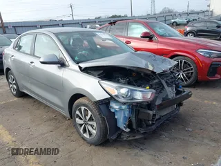 2022 Kia Rio S with VIN 3KPA24AD1NE495931, listed as a IAAI auction lot 41502992 with 25,363 mi miles. Bid and sale history available at carsss.com. Image 1.