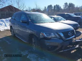 2019 Nissan Pathfinder S z VIN 5N1DR2MM7KC615917, wystawiony jako IAAI lot #41420575 z przebiegiem 96 245 mil mil oraz . Historia ofert i sprzedaży dostępna na DreamBid. Obrazek 1.