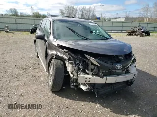 2022 Toyota Sienna LE z VIN 5TDKSKFC6NS063429, wystawiony jako Copart lot #54986965 z przebiegiem Nie podano mil oraz Szkody całkowita. Historia ofert i sprzedaży dostępna na DreamBid. Obrazek 15.
