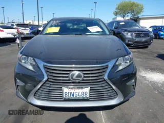 2018 Lexus ES 350 z VIN 58ABK1GGXJU098576, wystawiony jako IAAI lot #42268560 z przebiegiem 116 378 mil mil oraz . Historia ofert i sprzedaży dostępna na DreamBid. Obrazek 12.