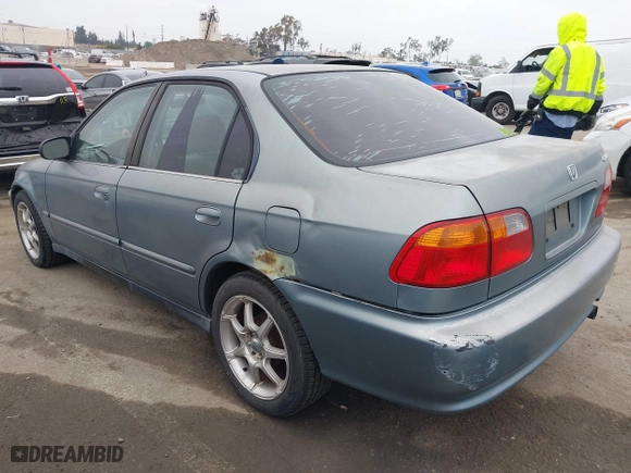 2000 Honda Civic VP with VIN 2HGEJ6613YH573635, listed as a IAAI auction lot 42099695 with 235,772 mi miles. Bid and sale history available at carsss.com. Image 3.