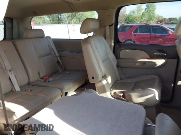 2008 GMC Yukon XL Commercial with VIN 1GKFK16368J158428, listed as a IAAI auction lot 42036150 with 199,579 mi miles. Bid and sale history available at carsss.com. Image 8.