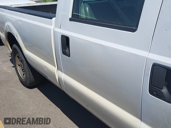 2008 Ford F-250 XL z VIN 1FTSW20538EE05153, wystawiony jako IAAI lot #42554757 z przebiegiem 162 318 mil mil oraz . Historia ofert i sprzedaży dostępna na DreamBid. Obrazek 50.