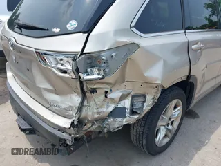2015 Toyota Highlander Limited with VIN 5TDDKRFH0FS097834, listed as a IAAI auction lot 42401273 with 176,574 mi miles and . Bid and sale history available at DreamBid. Image 6.