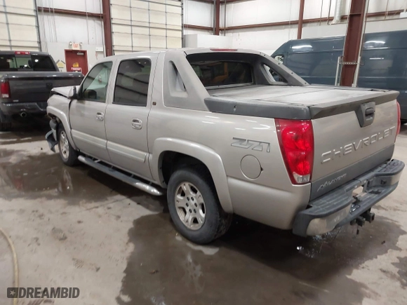2005 Chevrolet Avalanche Z71 with VIN 3GNEK12Z55G253357, listed as a IAAI auction lot 41425074 with 203,933 mi miles. Bid and sale history available at carsss.com. Image 3.