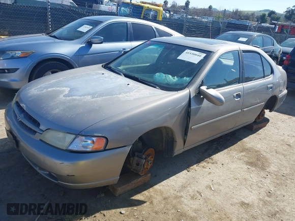 1999 Nissan Altima XE with VIN 1N4DL01D4XC128489, listed as a IAAI auction lot 41530040 with 207,509 mi miles. Bid and sale history available at carsss.com. Image 2.