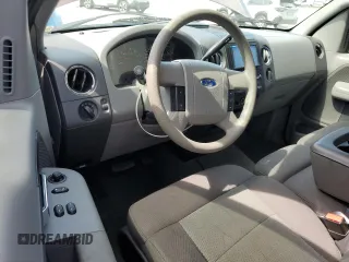 2004 Ford F-150 XL z VIN 1FTRF12W24NA71027, wystawiony jako Copart lot #53618145 z przebiegiem 175 944 mil mil oraz Szkody całkowita. Historia ofert i sprzedaży dostępna na DreamBid. Obrazek 8.