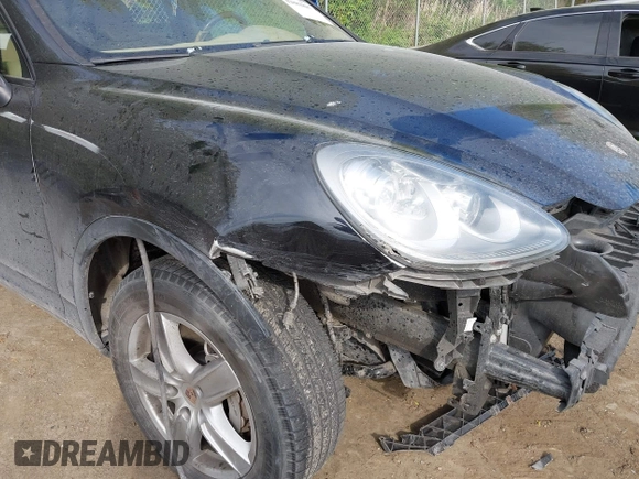 2014 Porsche Cayenne S z VIN WP1AB2A27ELA55804, wystawiony jako IAAI lot #42083807 z przebiegiem 161 590 mil mil oraz . Historia ofert i sprzedaży dostępna na DreamBid. Obrazek 18.