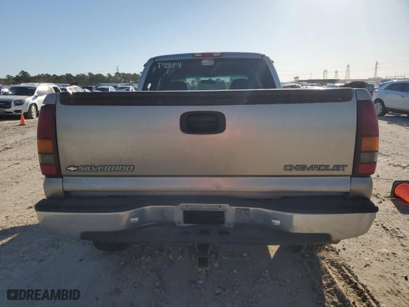 2000 Chevrolet Silverado 2500 LS with VIN 1GCFC29U7YE331000, listed as a Copart auction lot 47569685 with 350,282 mi miles and Salvage Title. Bid and sale history available at carsss.com. Image 6.