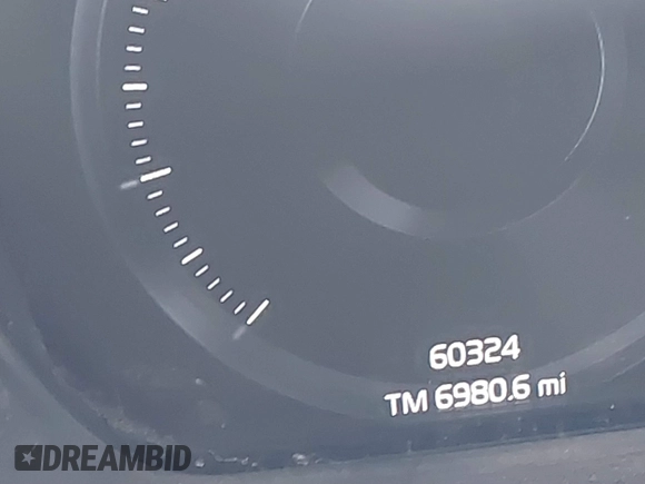 2021 Volvo XC40 Momentum with VIN YV4162UK3M2473571, listed as a IAAI auction lot 41718239 with 60,324 mi miles. Bid and sale history available at carsss.com. Image 15.