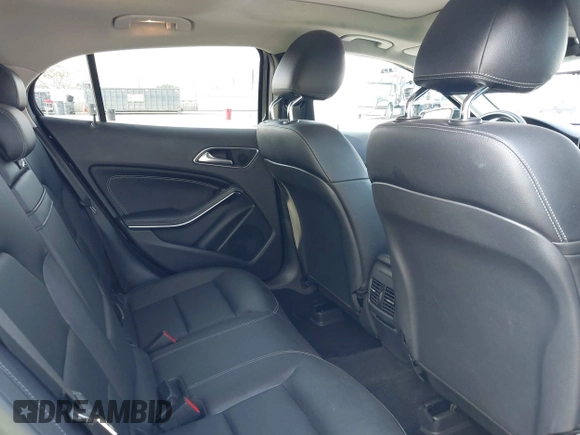 2015 Mercedes-Benz GLA 250 z VIN WDCTG4GB1FJ119633, wystawiony jako IAAI lot #42085473 z przebiegiem 149 109 mil mil oraz . Historia ofert i sprzedaży dostępna na DreamBid. Obrazek 8.
