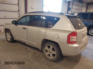 2007 Jeep Compass Sport with VIN 1J8FF47W57D598222, listed as a IAAI auction lot 41379480 with 181,919 mi miles. Bid and sale history available at carsss.com. Image 3.