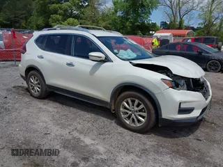 2020 Nissan Rogue S z VIN JN8AT2MT1LW005743, wystawiony jako IAAI lot #42108676 z przebiegiem 72 672 mil mil oraz . Historia ofert i sprzedaży dostępna na DreamBid. Obrazek 1.