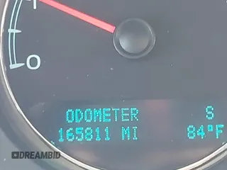 2009 Chevrolet Tahoe LTZ z VIN 1GNFC33J69R285570, wystawiony jako IAAI lot #41701424 z przebiegiem 165 811 mil mil oraz . Historia ofert i sprzedaży dostępna na DreamBid. Obrazek 7.