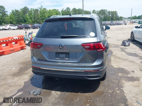 2023 Volkswagen Tiguan SE with VIN 3VV3B7AX3PM118743, listed as a IAAI auction lot 42291956 with 32,776 mi miles and . Bid and sale history available at DreamBid. Image 4.