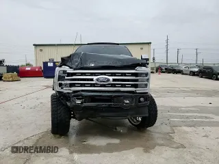 2024 Ford F-250 XL z VIN 1FT8W2BT2REE44792, wystawiony jako Copart lot #51431915 z przebiegiem Nie podano mil oraz Szkoda całkowita • Salvage title. Historia ofert i sprzedaży dostępna na DreamBid. Obrazek 13.