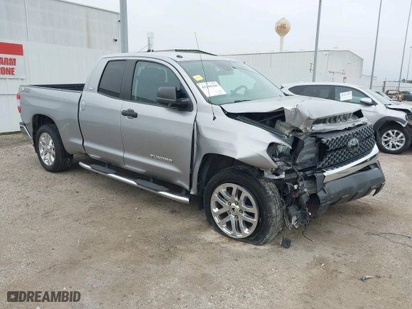 2018 Toyota Tundra 2WD SR with VIN 5TFRM5F11JX131505, listed as a IAAI auction lot 41244160 with 73,799 mi miles. Bid and sale history available at carsss.com. Image 1.