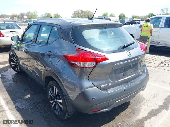 2020 Nissan Kicks SV with VIN 3N1CP5CV1LL550945, listed as a IAAI auction lot 41933319 with 70,519 mi miles. Bid and sale history available at carsss.com. Image 3.