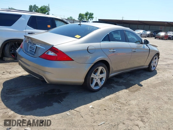 2006 Mercedes-Benz CLS 500 z VIN WDDDJ75X06A037541, wystawiony jako IAAI lot #42252829 z przebiegiem 151 295 mil mil oraz . Historia ofert i sprzedaży dostępna na DreamBid. Obrazek 4.