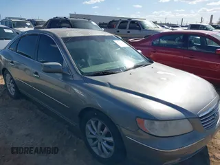 2008 Hyundai Azera Limited with VIN KMHFC46F98A332122, listed as a IAAI auction lot 42039825 with 376,625 mi miles and . Bid and sale history available at carsss.com. Image 1.