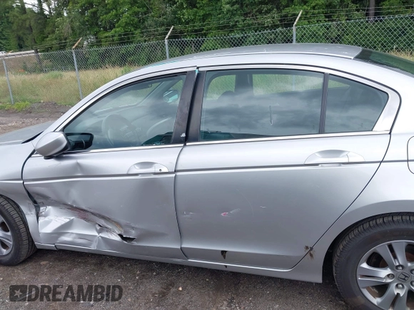 2012 Honda Accord SE z VIN 1HGCP2F61CA120373, wystawiony jako IAAI lot #42388681 z przebiegiem 121 754 mil mil oraz . Historia ofert i sprzedaży dostępna na DreamBid. Obrazek 14.
