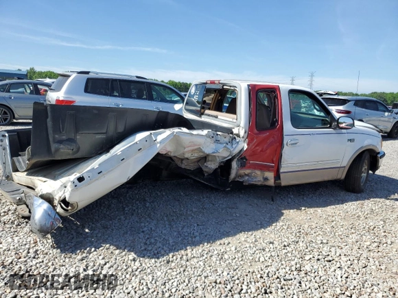 1997 Ford F-150 XL z VIN 1FTEX17L4VNC57714, wystawiony jako Copart lot #57499975 z przebiegiem 84 726 mil mil oraz Szkoda całkowita • Salvage title. Historia ofert i sprzedaży dostępna na DreamBid. Obrazek 3.