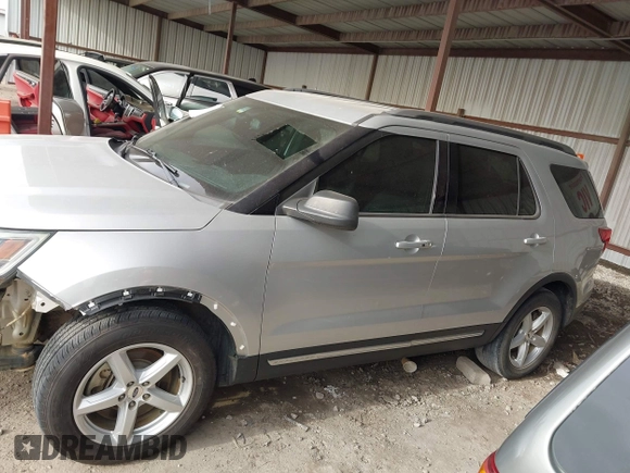 2018 Ford Explorer XLT с VIN 1FM5K7D83JGC26840, выставлен на аукционе IAAI как лот 42248170 с пробегом 128 599 миль миль и . История ставок и продаж доступна на DreamBid. Изображение 14.