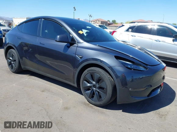 2024 Tesla Model Y Long Range z VIN 7SAYGDEE0RF128802, wystawiony jako IAAI lot #42128685 z przebiegiem 15 713 mil mil oraz . Historia ofert i sprzedaży dostępna na DreamBid. Obrazek 1.