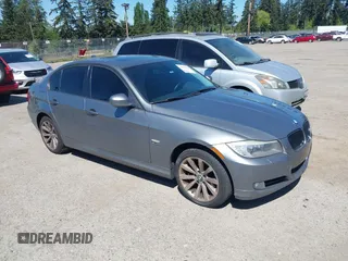 2011 BMW 3 Series 328i xDrive z VIN WBAPK7C59BA973512, wystawiony jako IAAI lot #42200970 z przebiegiem 161 359 mil mil oraz . Historia ofert i sprzedaży dostępna na DreamBid. Obrazek 1.