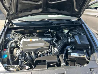 2008 Honda Accord LX z VIN JHMCP26358C033073, wystawiony jako Copart lot #58873205 z przebiegiem 195 692 mil mil oraz Czysty tytuł • Clean title. Historia ofert i sprzedaży dostępna na DreamBid. Obrazek 7.