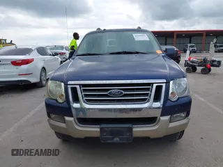 2007 Ford Explorer Eddie Bauer z VIN 1FMEU64E07UA93278, wystawiony jako IAAI lot #42519251 z przebiegiem 251 869 mil mil oraz . Historia ofert i sprzedaży dostępna na DreamBid. Obrazek 12.