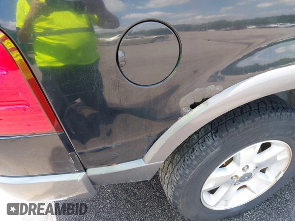 2004 Ford Explorer XLT с VIN 1FMDU73E34UB45341, выставлен на аукционе IAAI как лот 42064184 с пробегом 195 423 миль миль и . История ставок и продаж доступна на DreamBid. Изображение 6.