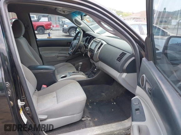 2015 Toyota Tacoma PreRunner with VIN 3TMJU4GN5FM189557, listed as a IAAI auction lot 42387542 with 189,188 mi miles and . Bid and sale history available at DreamBid. Image 5.