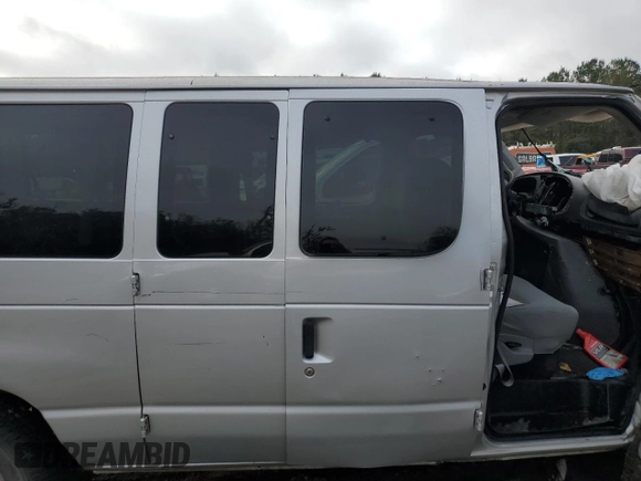 2005 Ford Econoline Passenger XL with VIN 1FBNE31L65HB41749, listed as a Copart auction lot 72810634 with Not Provided miles and Non Repairable. Bid and sale history available at carsss.com. Image 10.