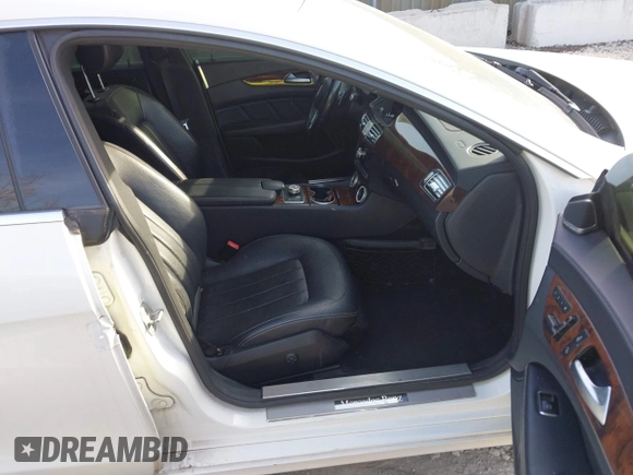2014 Mercedes-Benz CLS 550 с VIN WDDLJ9BB4EA101031, выставлен на аукционе IAAI как лот 41766952 с пробегом 104 715 миль миль и . История ставок и продаж доступна на DreamBid. Изображение 5.