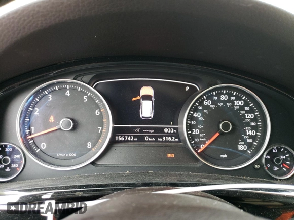 2011 Volkswagen Touareg Sport with VIN WVGFF9BP8BD002982, listed as a Copart auction lot 53958555 with 156,742 mi miles and Salvage Title. Bid and sale history available at DreamBid. Image 9.