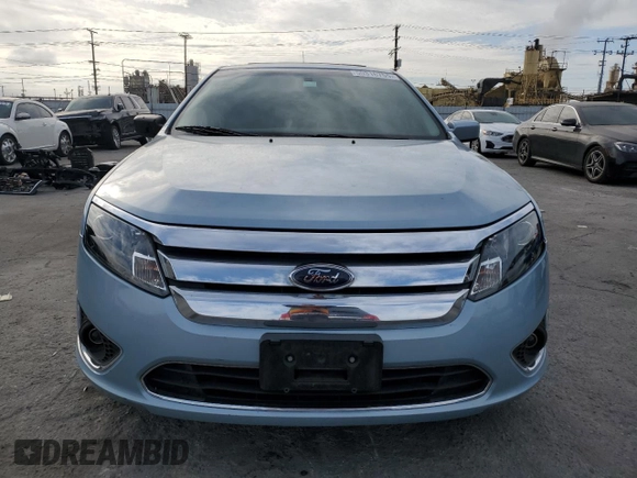 2010 Ford Fusion Hybrid z VIN 3FADP0L32AR211419, wystawiony jako Copart lot #50316755 z przebiegiem 72 651 mil mil oraz Szkoda całkowita • Salvage title. Historia ofert i sprzedaży dostępna na DreamBid. Obrazek 5.