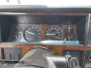 1991 Jeep Cherokee with VIN 1J4FJ88S0ML527479, listed as a IAAI auction lot 42189457 with 321,419 mi miles and . Bid and sale history available at DreamBid. Image 7.