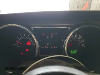 2008 Ford Mustang GT Deluxe z VIN 1ZVHT85H385156830, wystawiony jako Copart lot #57519415 z przebiegiem 114 722 mil mil oraz Tytuł czysty. Historia ofert i sprzedaży dostępna na DreamBid. Obrazek 9.