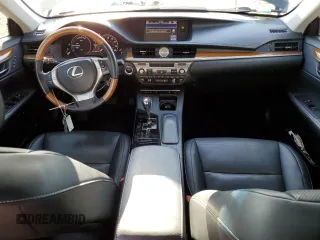 2014 Lexus ES 300h z VIN JTHBW1GG9E2071885, wystawiony jako Copart lot #61654645 z przebiegiem 156 595 mil mil oraz Szkoda całkowita • Salvage title. Historia ofert i sprzedaży dostępna na DreamBid. Obrazek 8.