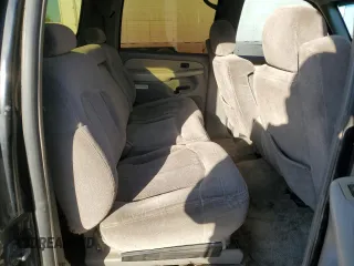 2000 Chevrolet Suburban LS with VIN 3GNEC16T6YG141156, listed as a Copart auction lot 75569064 with 246,247 mi miles and Salvage title. Bid and sale history available at DreamBid. Image 11.