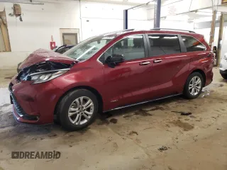 2021 Toyota Sienna XSE with VIN 5TDDSKFC9MS031193, listed as a Copart auction lot 81783884 with 58,932 mi miles and Salvage Title. Bid and sale history available at carsss.com. Image 1.