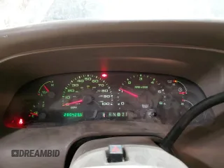 2003 Ford Excursion Limited z VIN 1FMNU43S43EA49493, wystawiony jako Copart lot #84454084 z przebiegiem 280 429 mil mil oraz Szkoda całkowita • Salvage title. Historia ofert i sprzedaży dostępna na DreamBid. Obrazek 9.