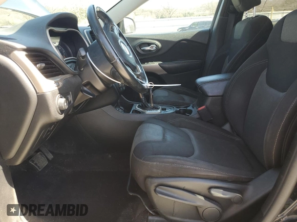 2018 Jeep Cherokee Latitude с VIN 1C4PJLCX4JD621239, выставлен на аукционе Copart как лот 49389275 с пробегом 180 542 миль миль и Списание • Salvage title. История ставок и продаж доступна на DreamBid. Изображение 7.