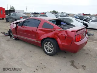 2005 Ford Mustang Deluxe with VIN 1ZVFT80N955201933, listed as a IAAI auction lot 40816285 with 1 mi miles. Bid and sale history available at carsss.com. Image 3.