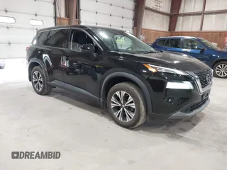 2021 Nissan Rogue SV z VIN 5N1AT3BB1MC808210, wystawiony jako IAAI lot #42454346 z przebiegiem 28 530 mil mil oraz . Historia ofert i sprzedaży dostępna na DreamBid. Obrazek 1.