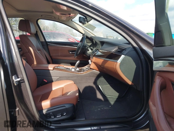 2014 BMW 5 Series 535d with VIN WBAXA5C52ED689245, listed as a IAAI auction lot 41016152 with 95,392 mi miles and . Bid and sale history available at carsss.com. Image 5.